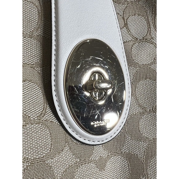 Coach Carlyle Shoulder Bag Signature Jacquard Leather Chalk White Purse 56221 - Picture 3 of 14